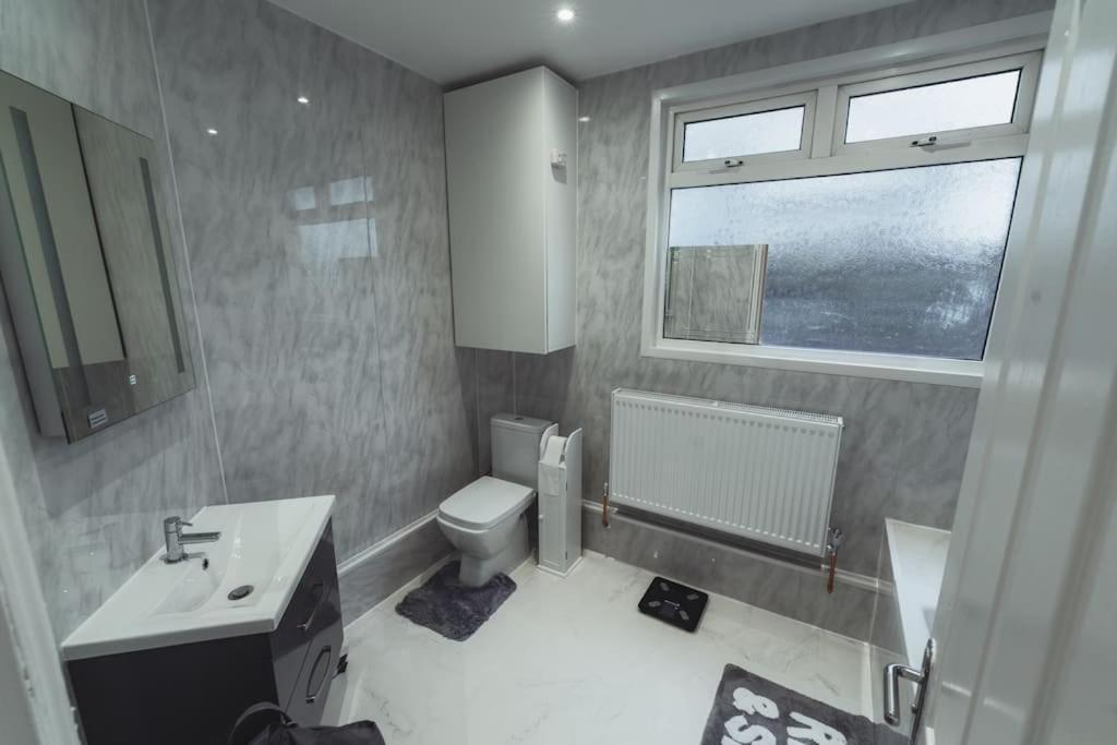 1 Bed - Wifi - Pet Friendly - Harrow Appartement Buitenkant foto
